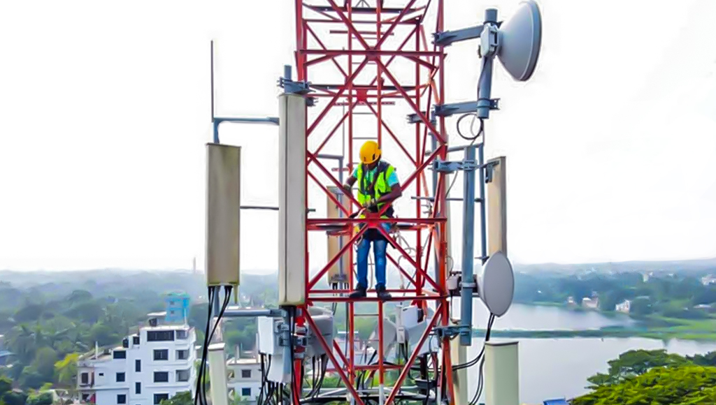 Daily Manobkantha:: বিদ্যুৎ-জ্বালানি সংকটে চাপে মোবাইল নেটওয়ার্ক, বড়  বিপর্যয়ের আশঙ্কা: Daily Manobkantha